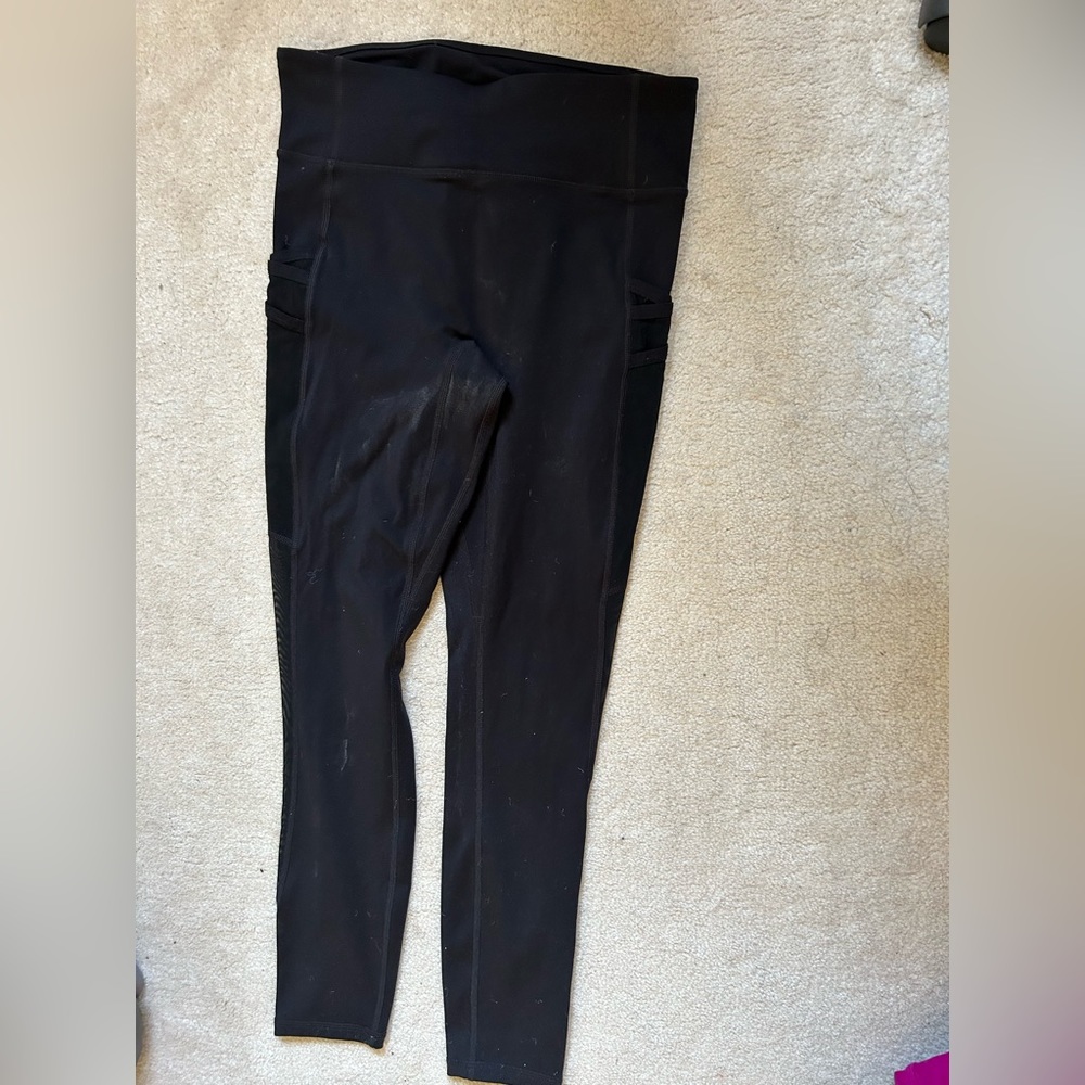On the Go Powerhold high waisted leggings with 2 side pockets